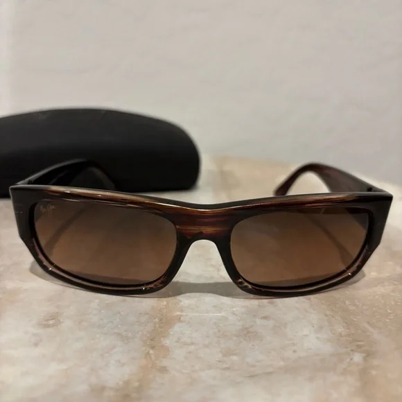 Maui Jim Lava Flow MJ250-10B sunglasses